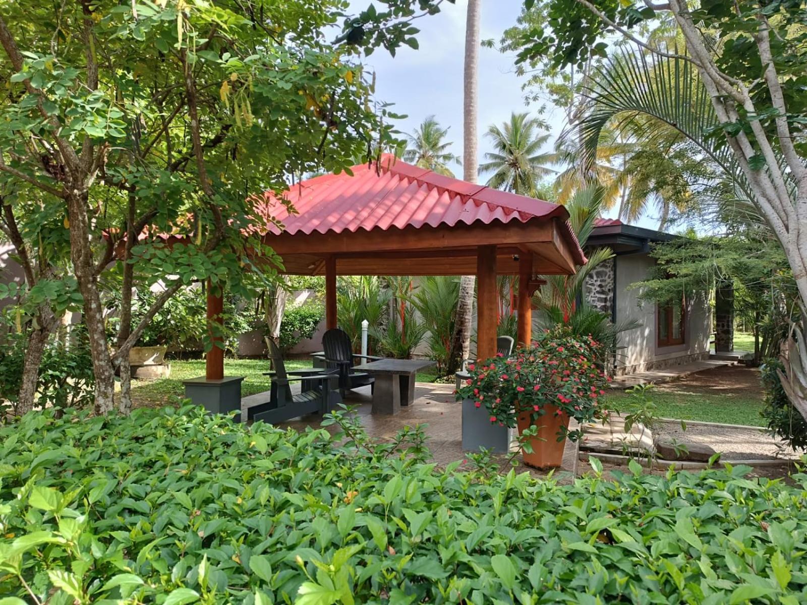 Avalon Village Resort Induruwa Ngoại thất bức ảnh