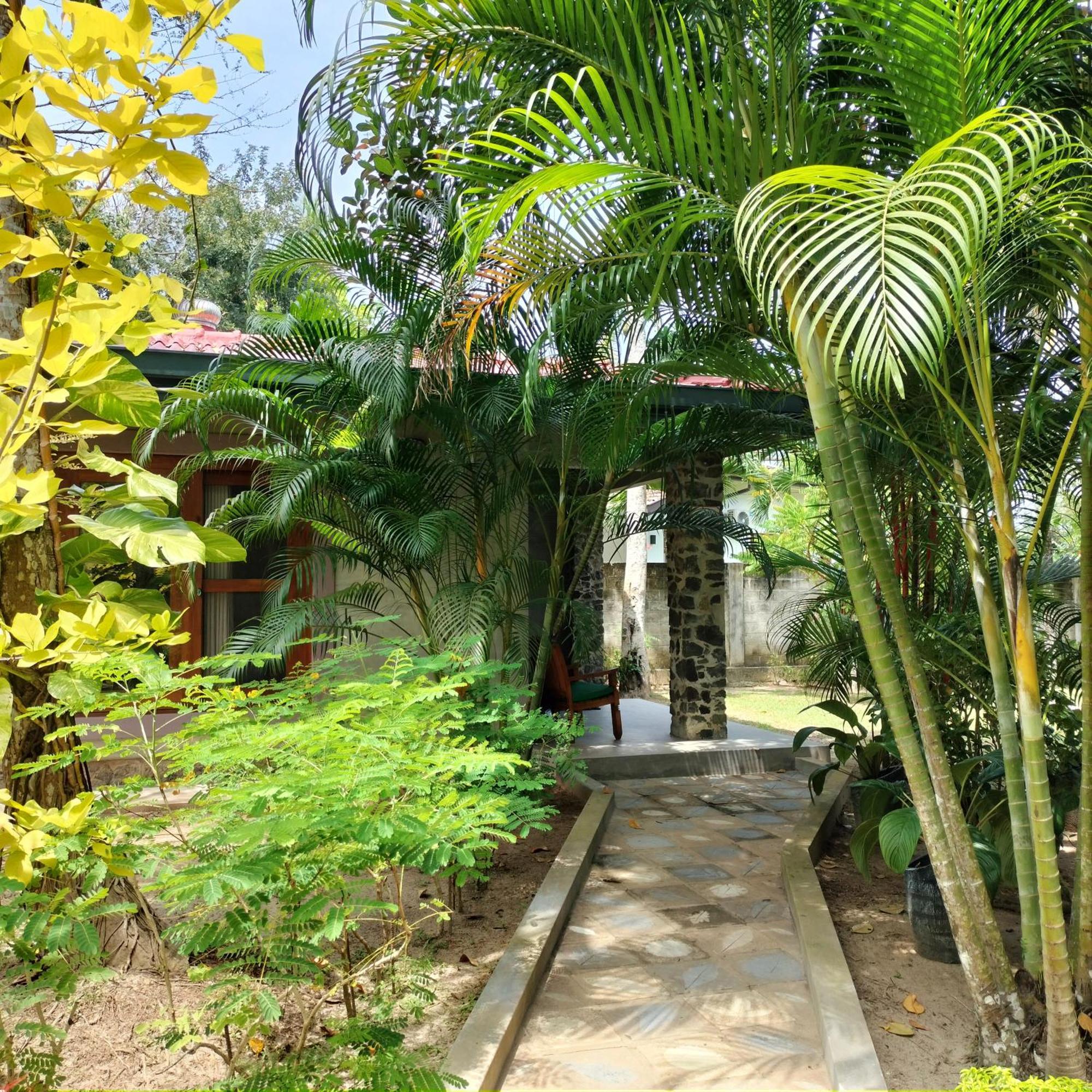 Avalon Village Resort Induruwa Ngoại thất bức ảnh