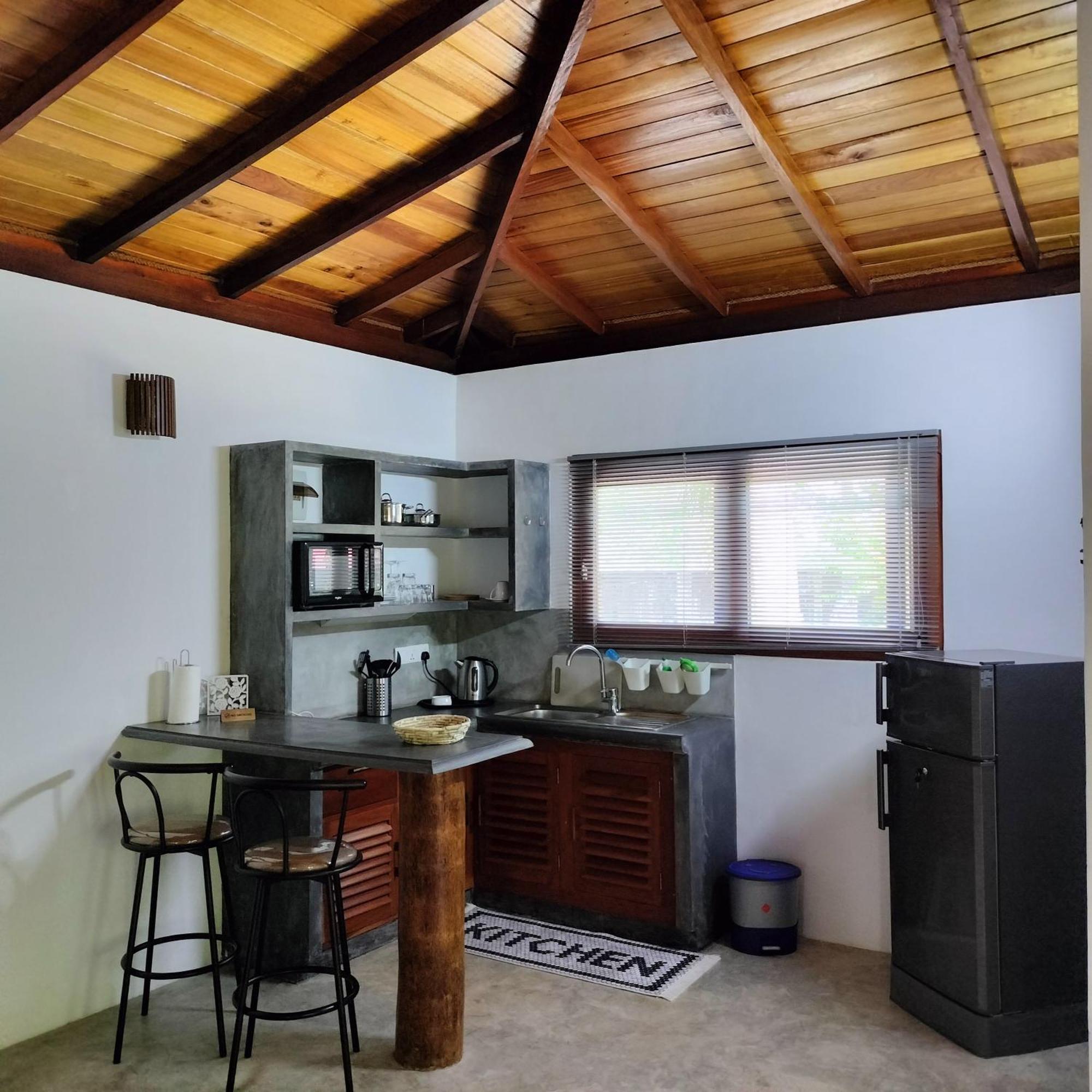 Avalon Village Resort Induruwa Ngoại thất bức ảnh