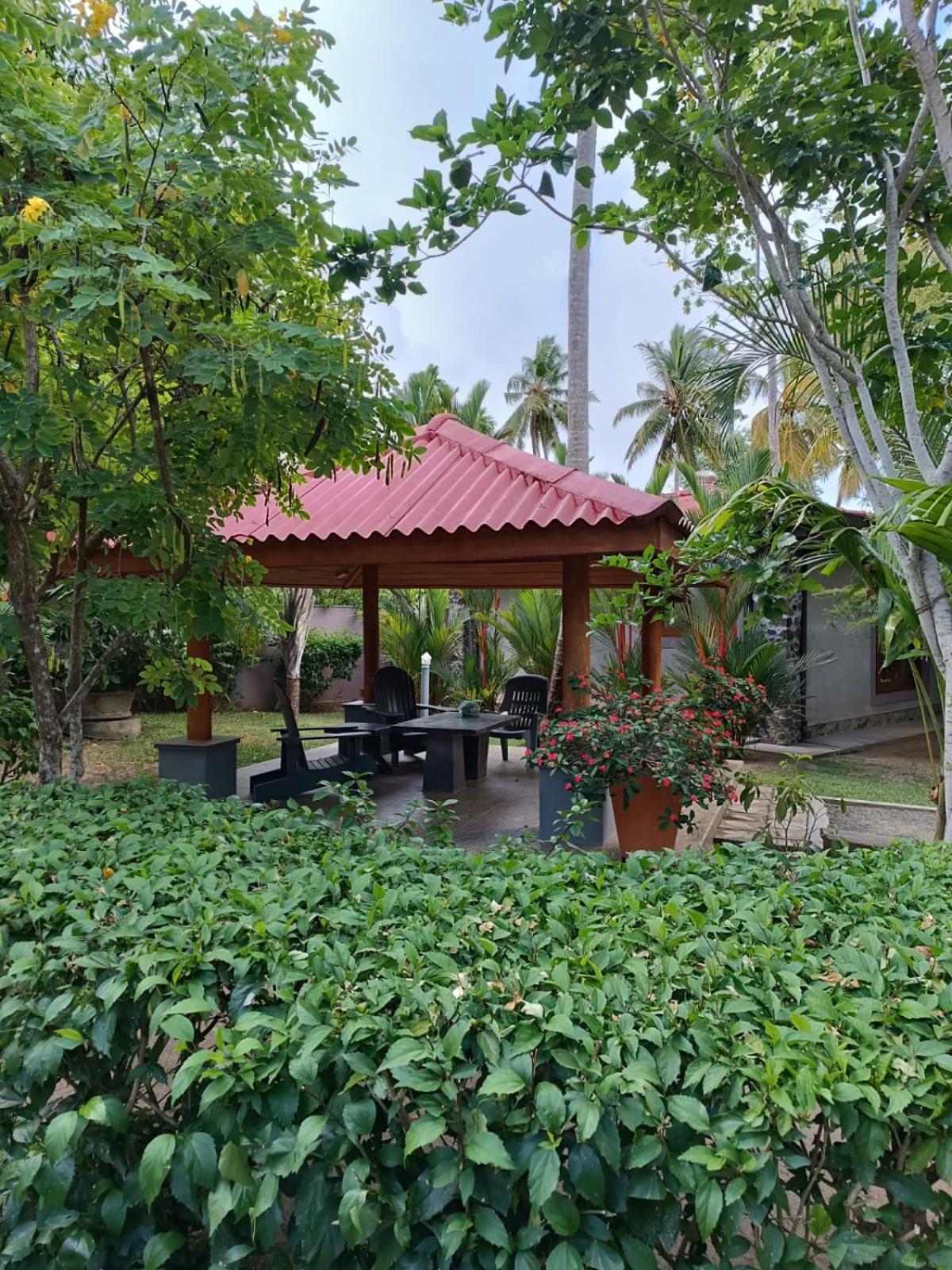 Avalon Village Resort Induruwa Ngoại thất bức ảnh